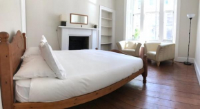 Silver Lining - Stockbridge Apartment
